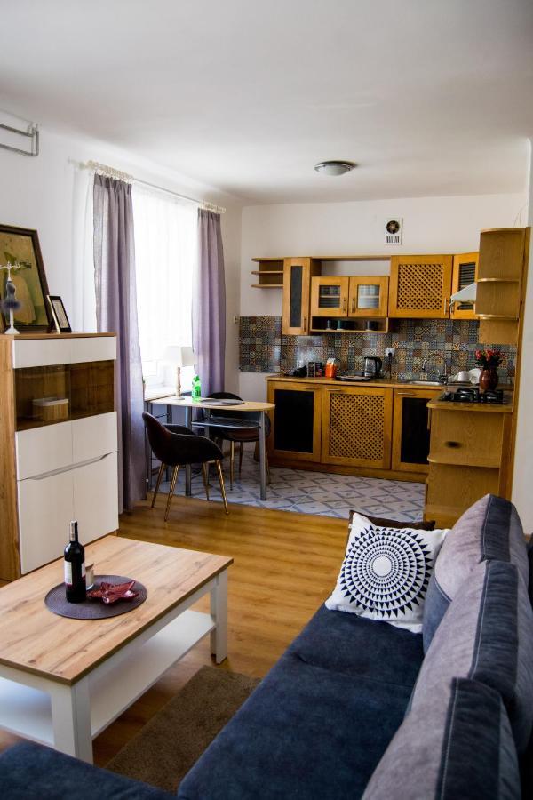 スタロバ・ボラColor 24 Apartament Vアパートメント エクステリア 写真